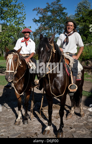 Gauchos im Estancia Los Potreros, Provinz Córdoba, Argentinien, Südamerika Stockfoto