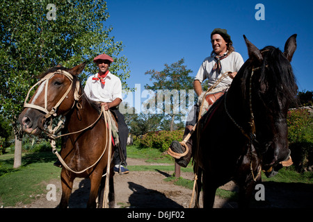Gauchos im Estancia Los Potreros, Provinz Córdoba, Argentinien, Südamerika Stockfoto