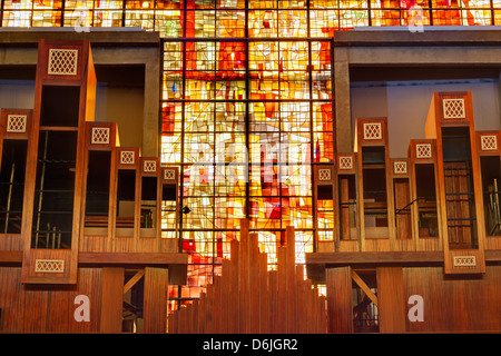 Glasmalerei in Saint Michel du Havre Church, Le Havre, Normandie, Frankreich, Europa Stockfoto