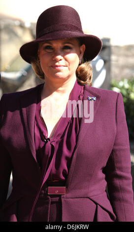 Großherzogin Maria Teresa von Luxemburg gesehen während der niederländischen Königin Beatrix' Besuch auf Schloss Bourglinster während des 2. Tages ihre 3-Tage-Staates Besuch in Luxemburg, 21. März 2012. Foto: Albert Philip van der Werf / Niederlande, Stockfoto