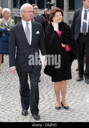 Schwedens König Carl XVI. Gustaf und Königin Silvia besuchen die Vasa Museum in Stockholm, Schweden, 24. März 2012. Foto: Albert Nieboer / Niederlande, Stockfoto