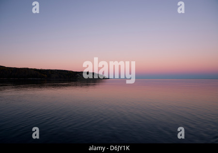 Sonnenuntergang an der Saguenay River, Provinz Quebec, Kanada, Nordamerika Stockfoto