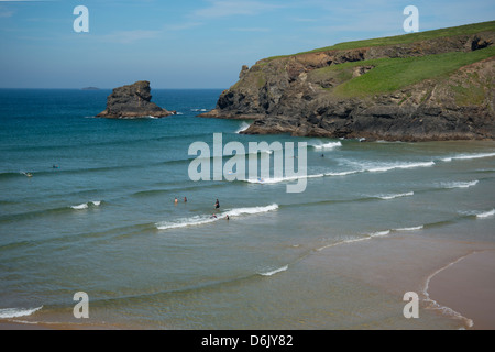 Schwimmer im Wasser bei Porthcothan Bay, Cornwall, England, United Kingdom, Europe Stockfoto