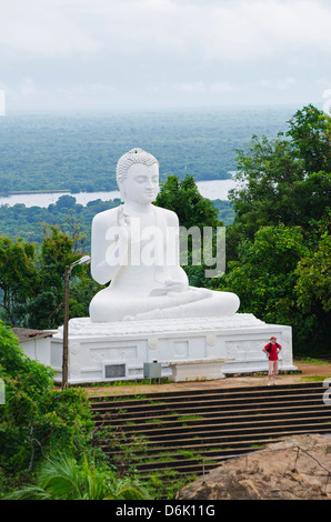 Der große sitzende Buddha in Mihintale, Sri Lanka, Asien Stockfoto