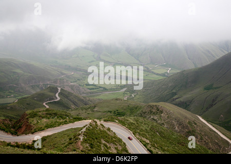 Blick über die Cuesta del Obispo Straße zwischen Cachi und Salta, Provinz Salta, Argentinien, Südamerika Stockfoto