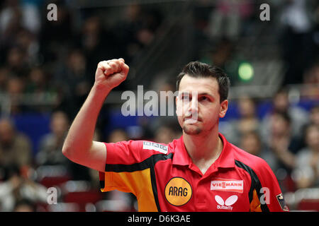 Deutschlands Timo Boll feiert nach der Männer Halbfinalspiel zwischen Japan und Deutschland in Westfalenhalle am Team Tischtennis Weltmeisterschaften 2012 in Dortmund, Deutschland, 31. März 2012. Foto: FRISO GENTSCH Stockfoto