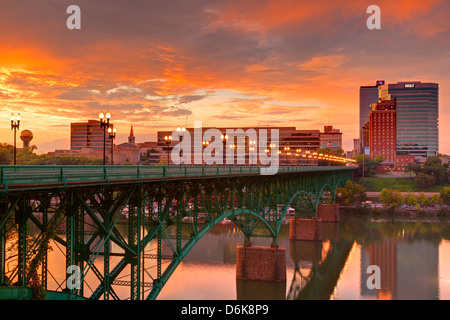 Gay Street Bridge und Tennessee River, Knoxville, Tennessee, Vereinigte Staaten von Amerika, Nordamerika Stockfoto