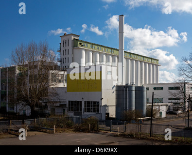 Ehemalige Fabrik Nabisco geschreddert Weizen Welwyn Garden City Hertfordshire England UK gebaut 1926 und geschlossen 2008 jetzt denkmalgeschützten Gebäude Stockfoto