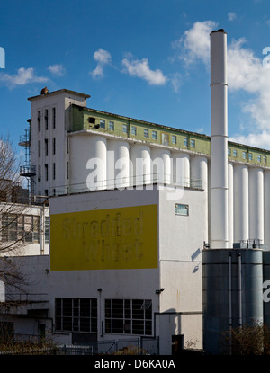 Ehemalige Fabrik Nabisco geschreddert Weizen Welwyn Garden City Hertfordshire England UK gebaut 1926 und geschlossen 2008 jetzt denkmalgeschützten Gebäude Stockfoto