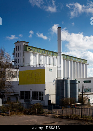 Ehemalige Fabrik Nabisco geschreddert Weizen Welwyn Garden City Hertfordshire England UK gebaut 1926 und geschlossen 2008 jetzt denkmalgeschützten Gebäude Stockfoto