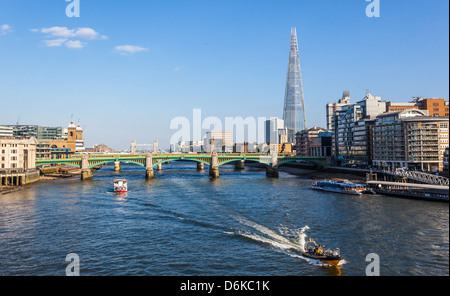 Draufsicht auf die Themse und London Skyline, London, England, UK Stockfoto