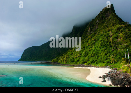 Türkisfarbenes Wasser und weißer Sandstrand auf Ofu Insel, Tayna Inselgruppe, Amerikanisch-Samoa, Südsee, Pazifik Stockfoto