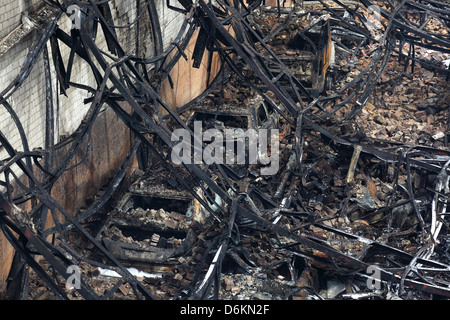 Berlin, Deutschland, Autowracks nach einem verheerenden Brand in Berlin-Siemensstadt Stockfoto