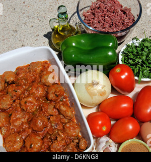 Albondigas (spanische Fleischbällchen) in Tomaten-Sauce, Andalusien, Spanien, Westeuropa. Stockfoto