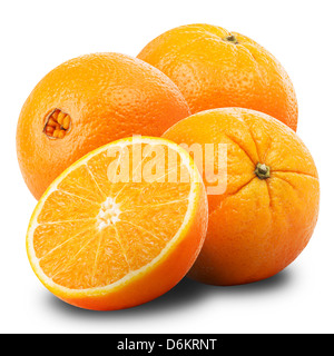 Ganze orange Frucht und seine Segmente oder Cantles isoliert auf weißem Hintergrund Ausschnitt Stockfoto