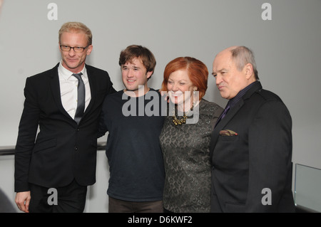 Anders Cato, Haley Joel Osment, Sara Garonzik und Stephen Rowe Eröffnung des "Roten" bei Suzanne Roberts Theater Philadelphia, Stockfoto