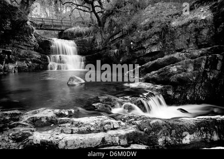 DINAS Rock am Afon Sychryd Stockfoto