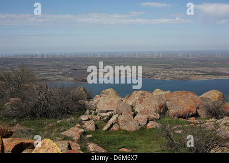 Windkraftanlagen Sie, wie gesehen von der Spitze des Mount Scott in den Wichita Mountains von Oklahoma. Stockfoto