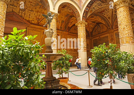 Die dekorativen Innenhof des Palazzo Vecchio in Florenz Italien Stockfoto