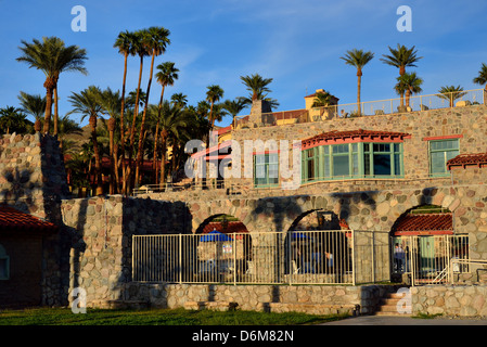 Frühling gefüttert Schwimmbad in der Furnace Creek Inn. Death Valley Nationalpark, Kalifornien, USA. Stockfoto