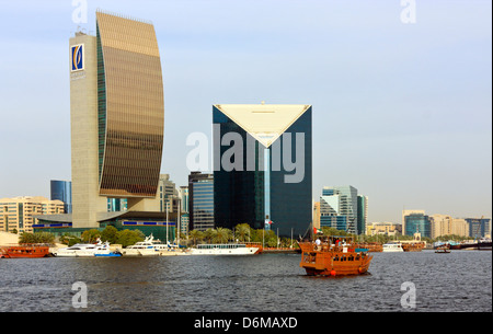 Blick über den Bach in Richtung Deira, Dubai, Vereinigte Arabische Emirate Stockfoto