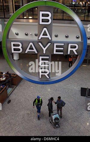 Frankfurt Am Main, Deutschland, Firmen-Logo der Bayer AG Stockfoto