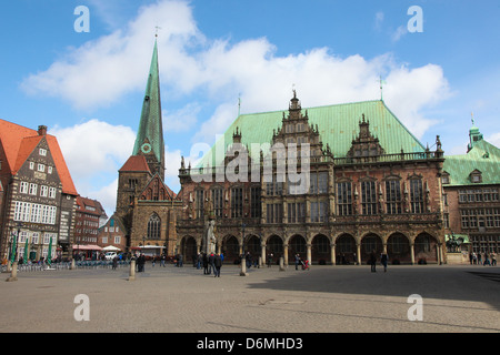 Rathaus und Rathaus in Bremen, Deutschland am 7. April 2013. Bremen ist die zweitgrößte Stadt Norddeutschlands. Stockfoto