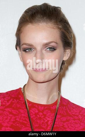 New York, USA. 19. April 2013. Lydia Hearst im Ankunftsbereich für BIG SHOT Premiere beim Tribeca Film Festival 2013, Tribeca Performing Arts Center (BMCC TPAC), New York, NY 19. April 2013. Foto von: Kristin Callahan/Everett Collection/Alamy Live-Nachrichten Stockfoto