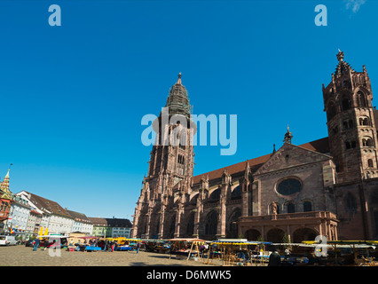 Samstag Markt, Freiburger Münster, Freiburg, Baden-Württemberg