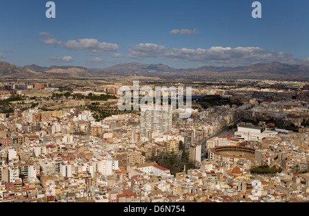 Alicante, Spanien von der Burg aus gesehen Stockfoto