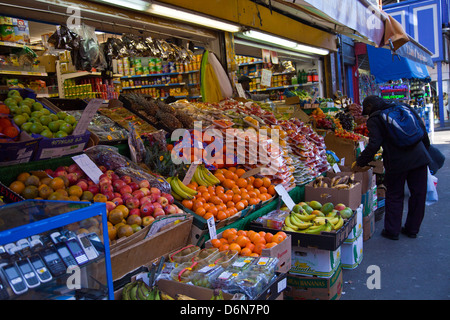 Brixton Marktstände in der Electric Avenue in Brixton - London-UK Stockfoto