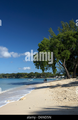 Holetown, Barbados, am Strand in Holetowns St. James Beach Stockfoto