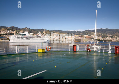 Messina, Stadt-Hafen Stockfoto