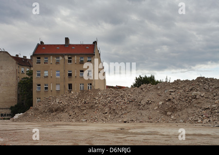 Berlin, Deutschland, und Bauschutt auf dem Gelände der abgerissenen Fabrik Freudenberg Stockfoto