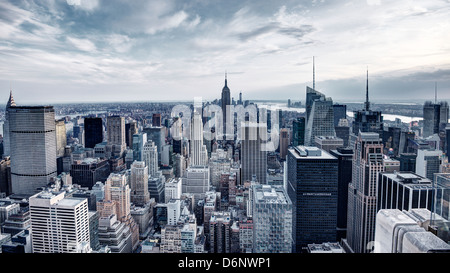 Panorama von New York City in Midtown Manhattan. Geringe Farbsättigung.