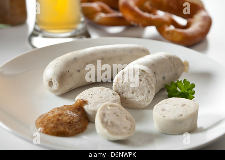 Riedlingen, Deutschland, Weißwurst mit süßem Senf Stockfoto