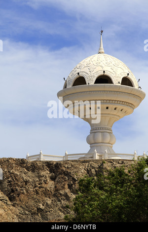 Riyam Denkmal, riesige Weihrauch-Brenner in Mutrah, Muscat, Oman, Naher Osten Stockfoto