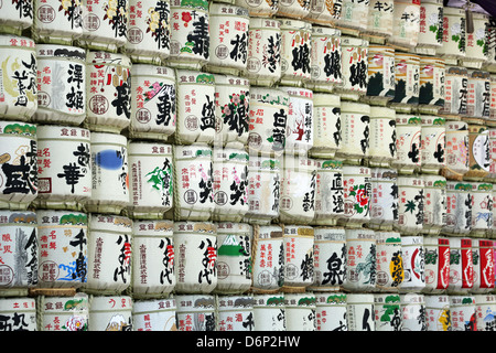 Japanischer Sake-Fässer im Yoyogi Park in Harajuku, Tokyo, Japan Stockfoto