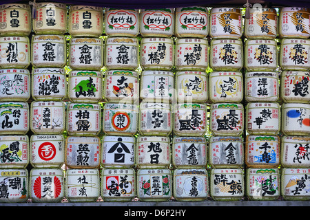 Japanischer Sake-Fässer im Yoyogi Park in Harajuku, Tokyo, Japan Stockfoto