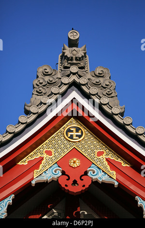 Gold buddhistische Hakenkreuz-Symbol auf einem Sensoji Asakusa Kannon Tempel, Tokyo, Japan Stockfoto