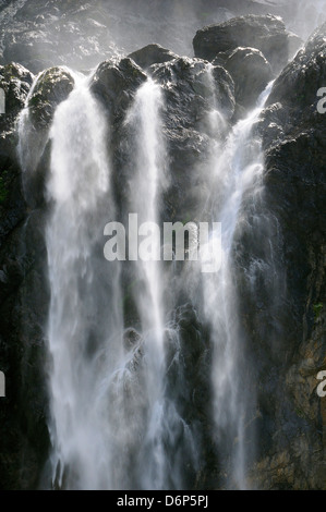 Gavarnie fällt, Cirque de Gavarnie, Pyrenäen-Nationalpark, Hautes-Pyrénées, Frankreich Stockfoto