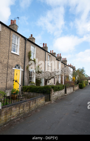 Terrassenförmig angelegt, Wohnraum zu Fähre Weg Cambridge UK. Modische Gehäuse nahe dem Stadtzentrum und den Fluss Cam Stockfoto