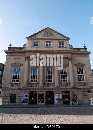 Außenansicht des Theatre Royal Bristol Old Vic Fassade King Street vor Gebäude Bristol England UK KATHY DEWITT Stockfoto