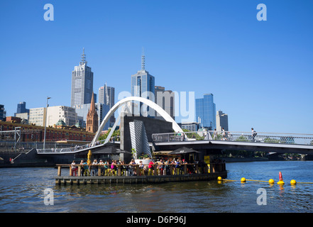 Bar befindet sich Ion Ponyfish Insel am Yarra River in Zentral Melbourne-Australien Stockfoto