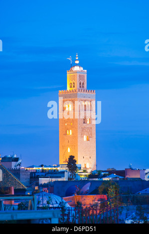 Minarett der Koutoubia-Moschee bei Nacht, Marrakesch, Marokko, Nordafrika, Afrika Stockfoto