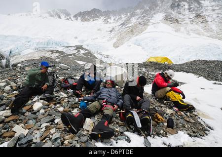 Asien, Nepal, Himalaya, Sagarmatha Nationalpark, Solu Khumbu-Everest-Region, der UNESCO, Zelte im Camp 2 (6500m) am Mt. Everest Stockfoto