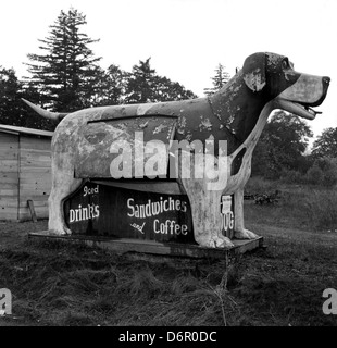 Dieses Foto von Dorothea lange zeigt einen Erfrischungsstand am Highway 99 in Oregon im Jahr 1939, der das ländliche amerikanische Erlebnis während der Großen Depression einfängt. Stockfoto
