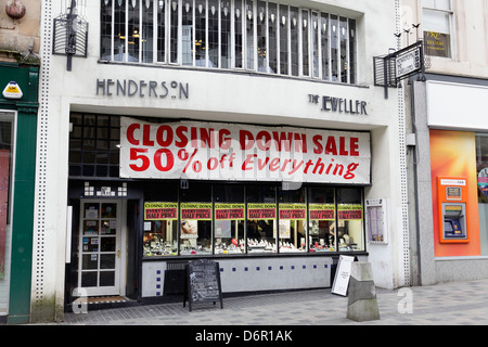 Dieses Geschäft ist dauerhaft geschlossen. Henderson The Jewelers Closing Down Sale, Schild, Sauchiehall Street, Glasgow City Centre, Schottland, Großbritannien Stockfoto