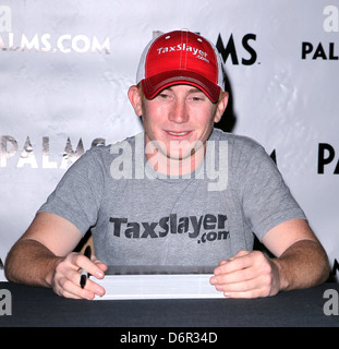 Cole Whitt Palms Casino Resort begrüßt Nascar Sterne Danica Patrick und Cole Whitt Nascar Wochenende Las Autogramme Stockfoto