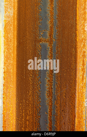 Qualitativ hochwertige Grunge rostige Metallplatten Wand. Stockfoto